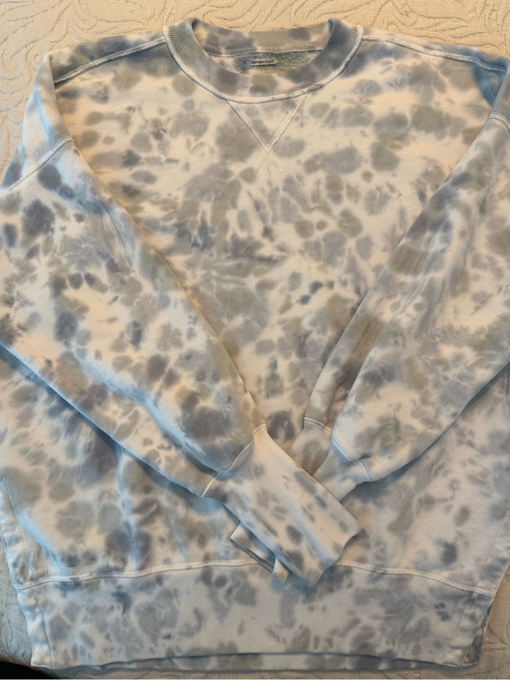 Abercrombie & Fitch Light Blue and White Tie-Dye Crewneck